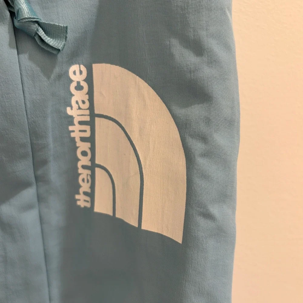 The North Face Mens Nylon Easy Shorts Reef Waters Blue Small Long NWT